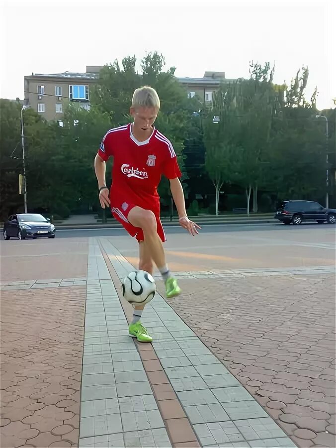 финт вокруг света. Sean garnier фристайлер. финты с мячом. адидас бразука. Atw футбол.