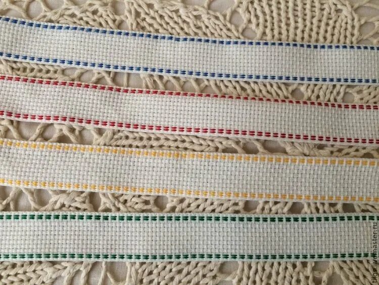 Тесьма с орнаментом. Лента широкая декоративная. Брючная тесьма беж. Декоративная лента для штор с помпонами. Тесьма с свт 50мм.