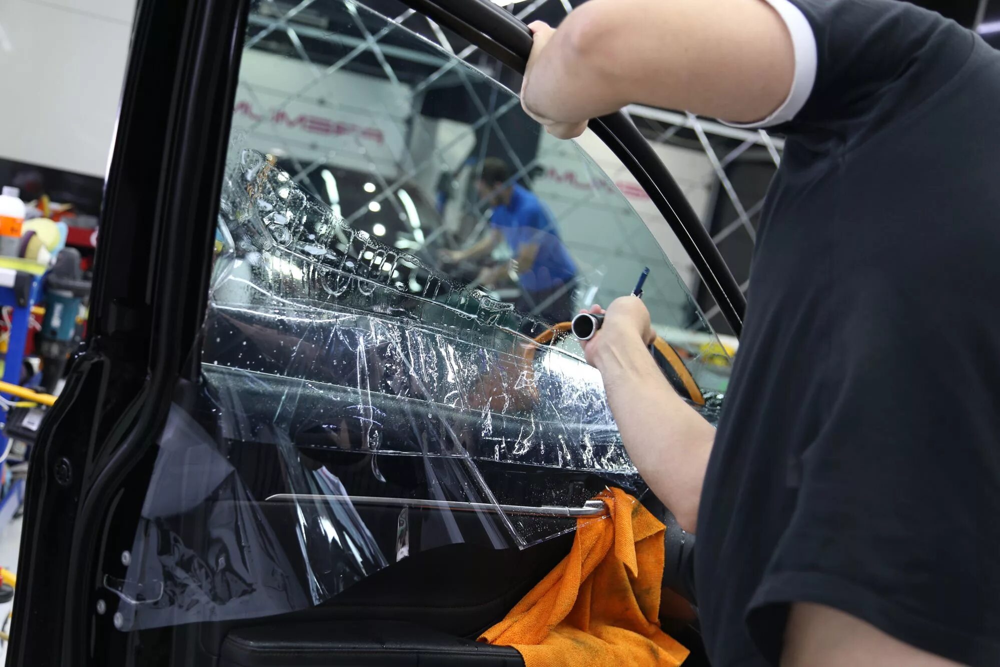 Бронированные стекла для автомобиля. Тонировка детейлинг. Тонировка детейлинг. Тонировка и бронирование стёкол. Llumar защита кузова.