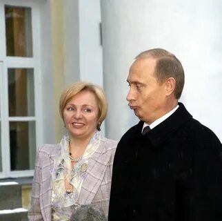 Через шесть