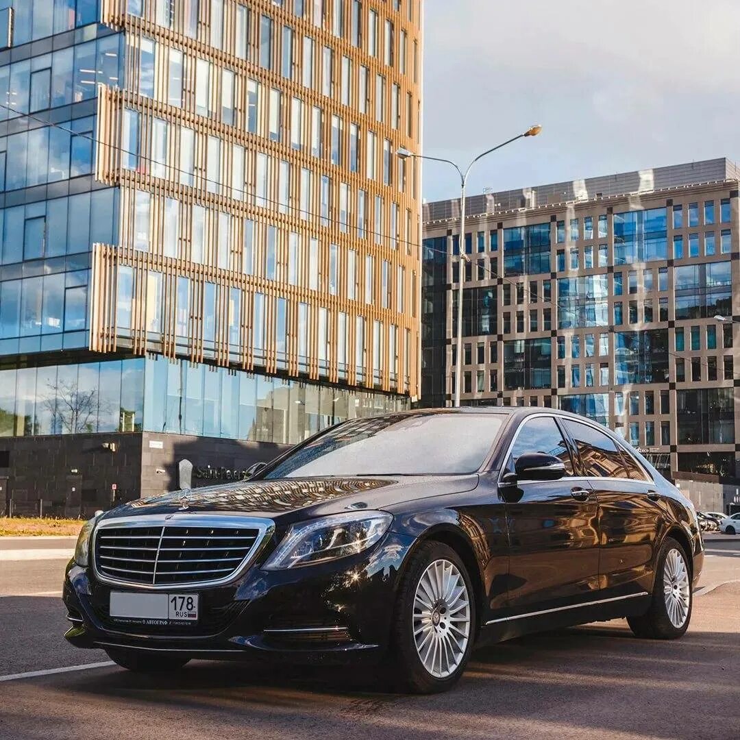 Hyundai equus centennial. Премиальный hyundai equus. Hyundai genesis g80 2015. Hyundai equus 2014 3. Aston martin rapide.