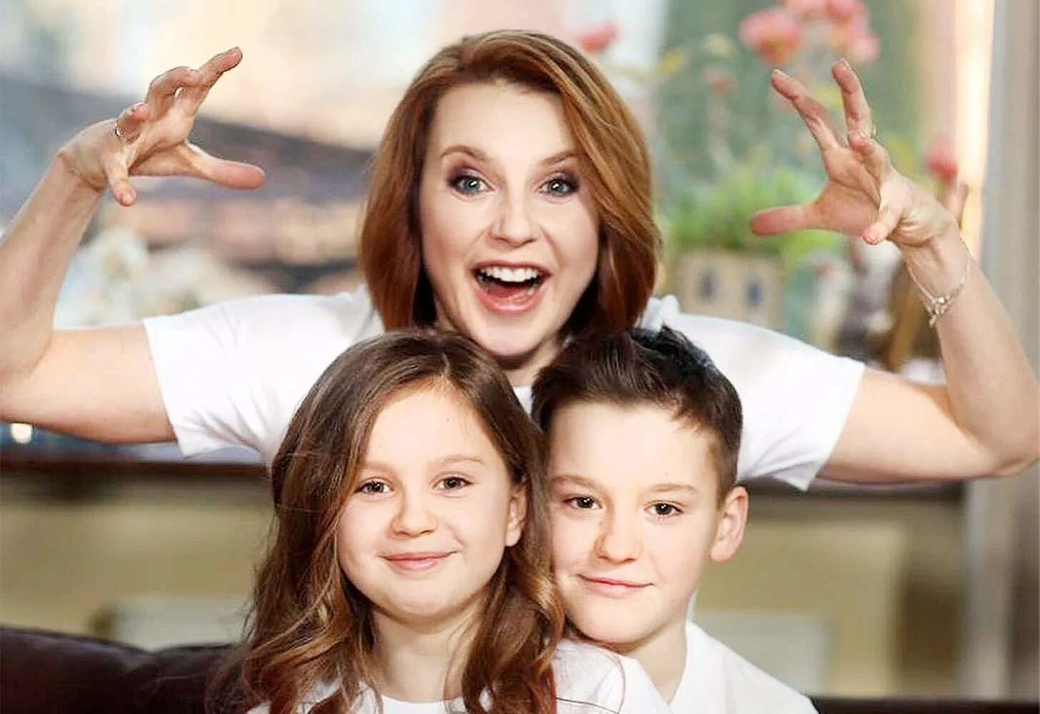 Слуцкий и слуцкая родственники. Ирина слуцкая семья. Жена слуцкого. Ирина слуцкая семья. Слуцкий и слуцкая родственники.