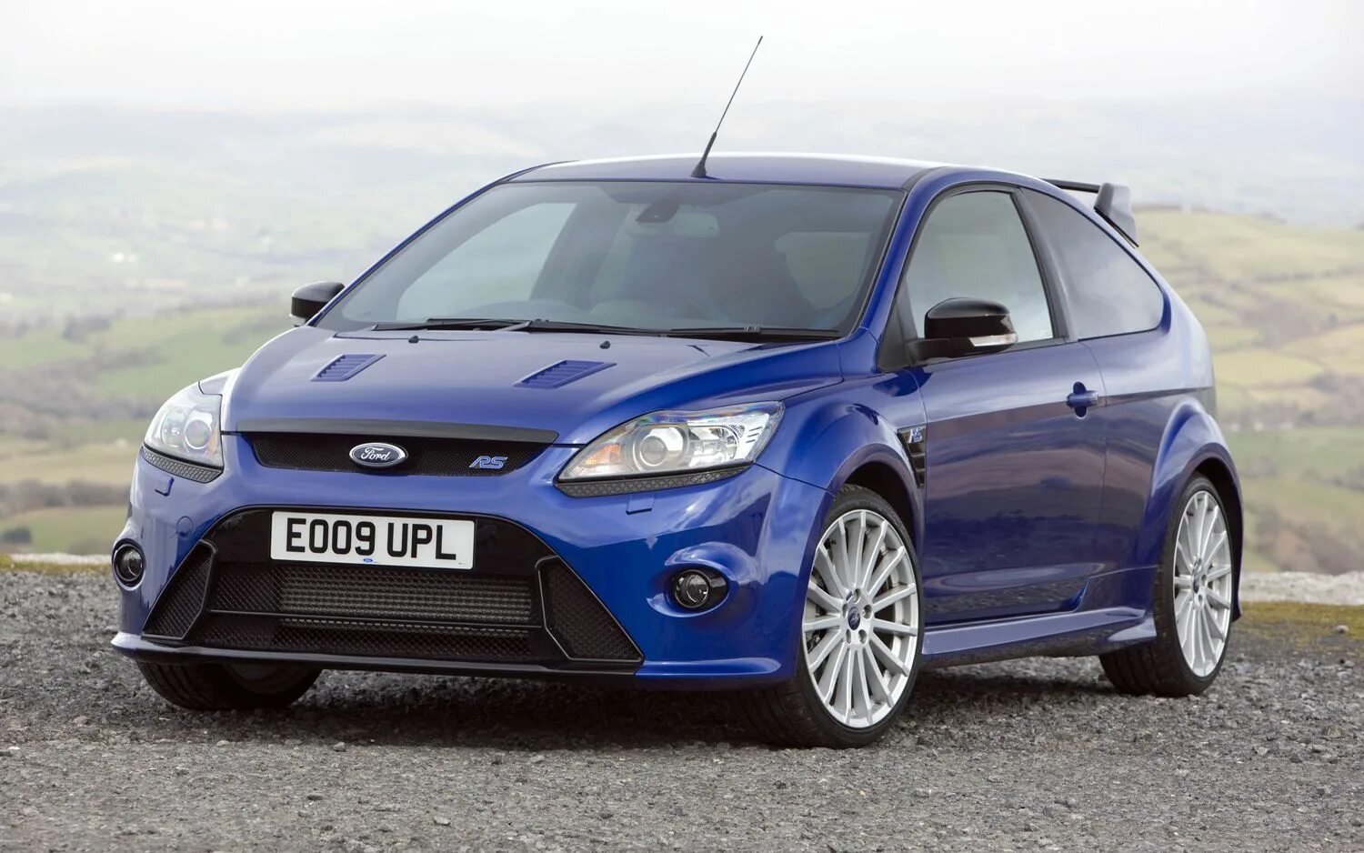 Машина форд фокус хэтчбек. Ford Focus mk2. Ford Focus RS 2009. Ford Focus RS 2013. Форд фокус 3 RS.