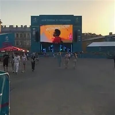 Фестиваль уефа. Фестиваль уефа спб. Живые полотна на площади конюшенная спб снаружи. Санкт-петербург фанаты. Петербург и евро 2020.