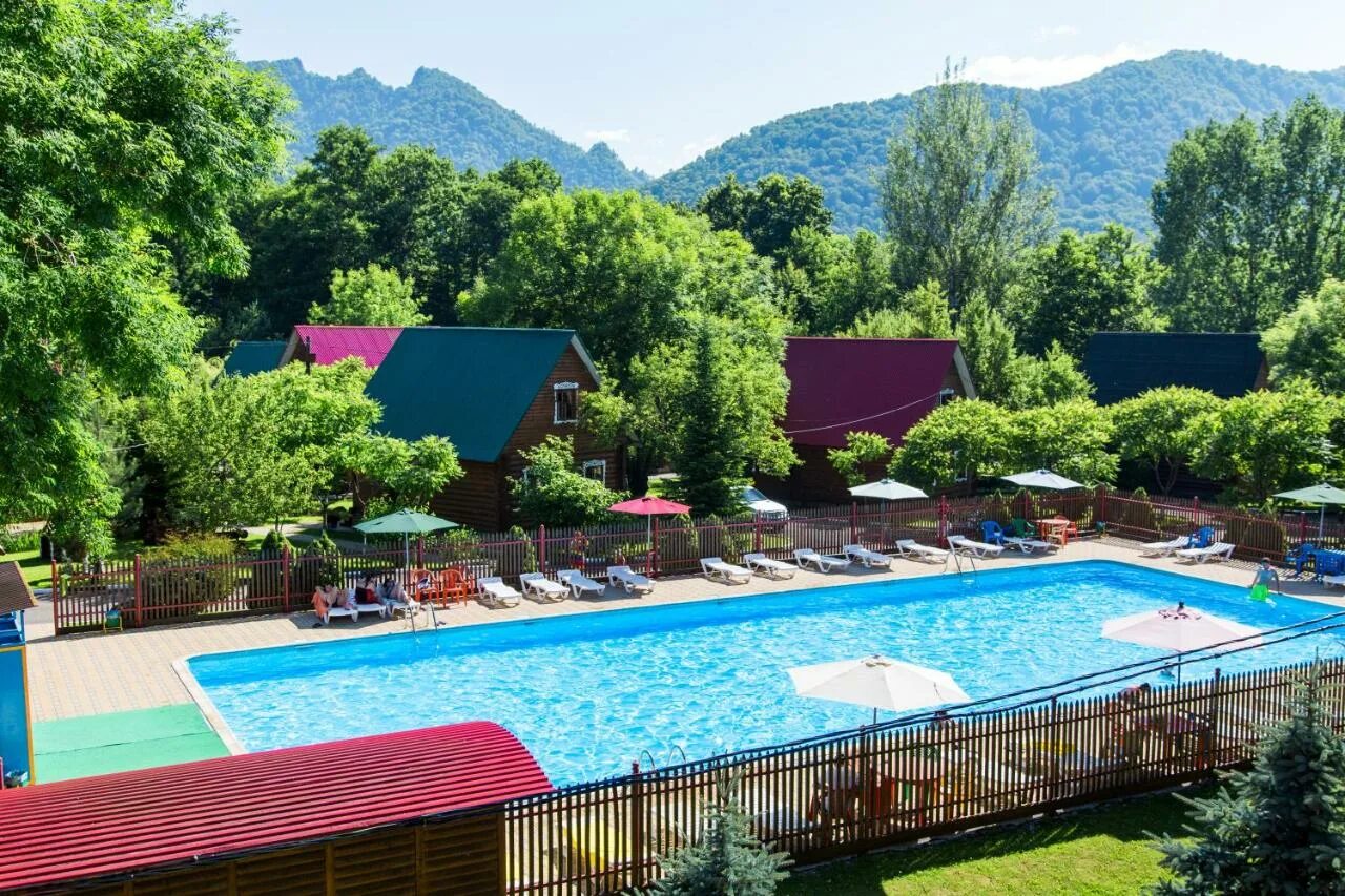 Адыгея отдых домик с бассейном. Река белая даховская бассейн. Адыгея отдых домик с бассейном. Хамышки гузерипль. Термальный бассейн гузерипль.