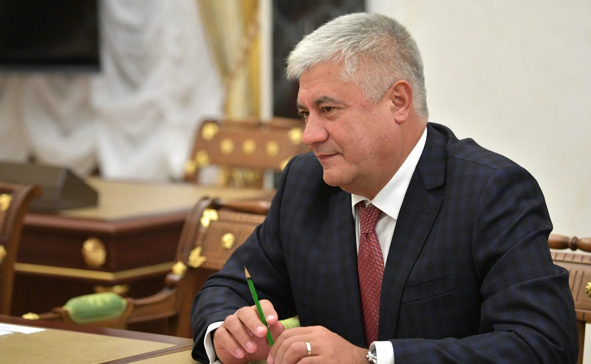 Колокольцев смеется. Колокольцев смеется. Отставка колокольцева. Колокольцев министр мвд. Машина министра мвд колокольцева.