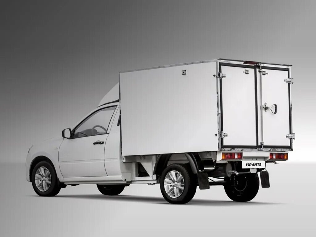 Купить новый LADA (ВАЗ) Granta бензин механика в Санкт-Петербурге: белый цельном