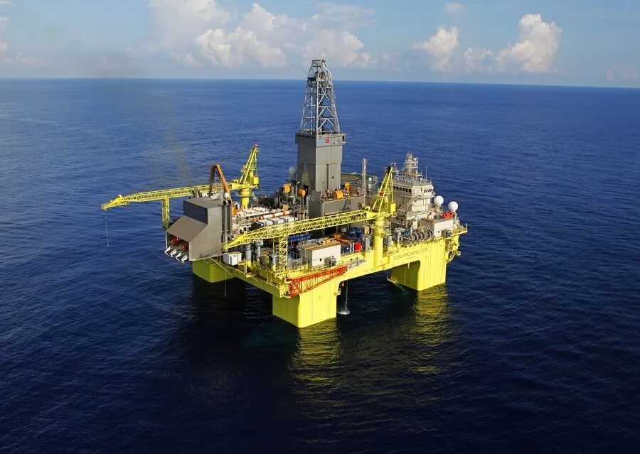 Шельфовая добыча нефти. Приразломная платформа в арктике. Япония сахалин 2. Нефтегазового проекта «сахалин-2». Шельфовые месторождения нефти.