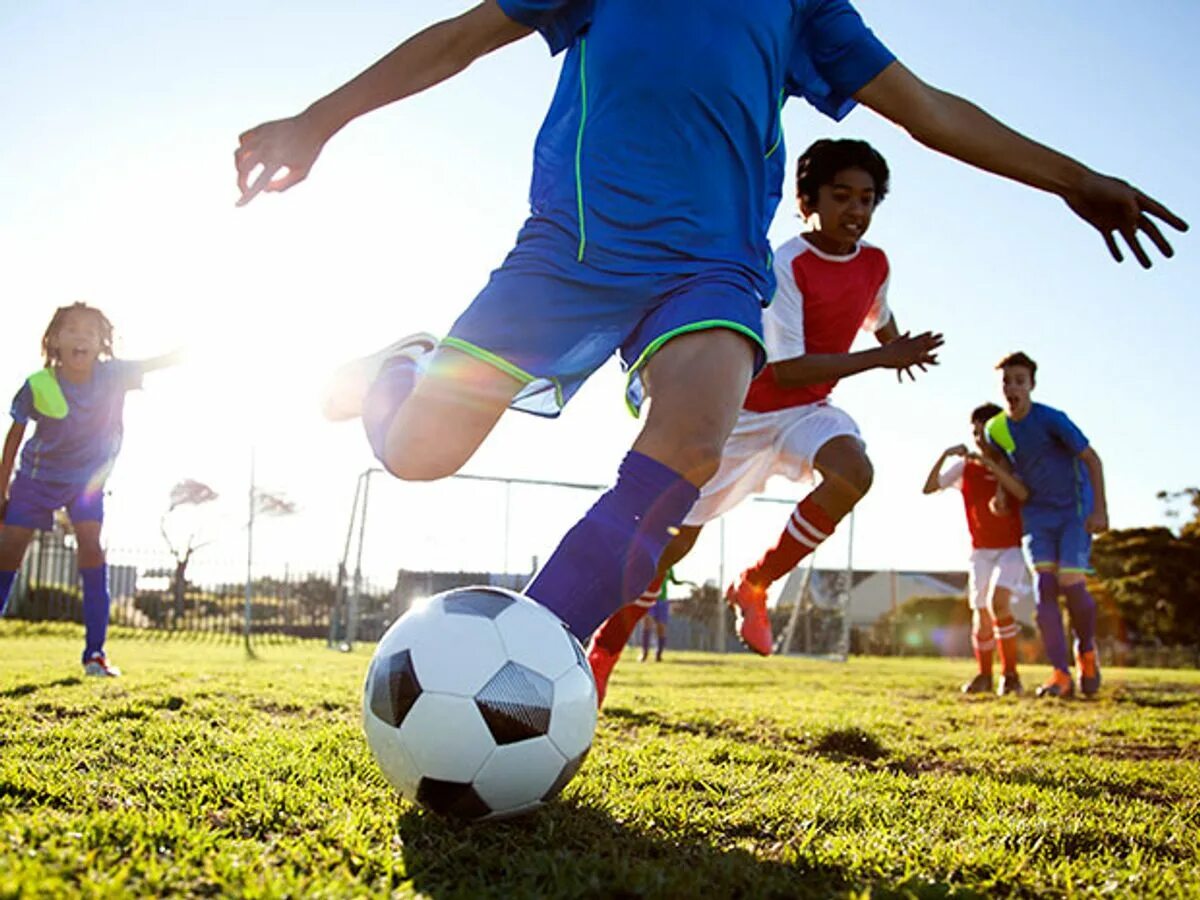Как переводится play soccer