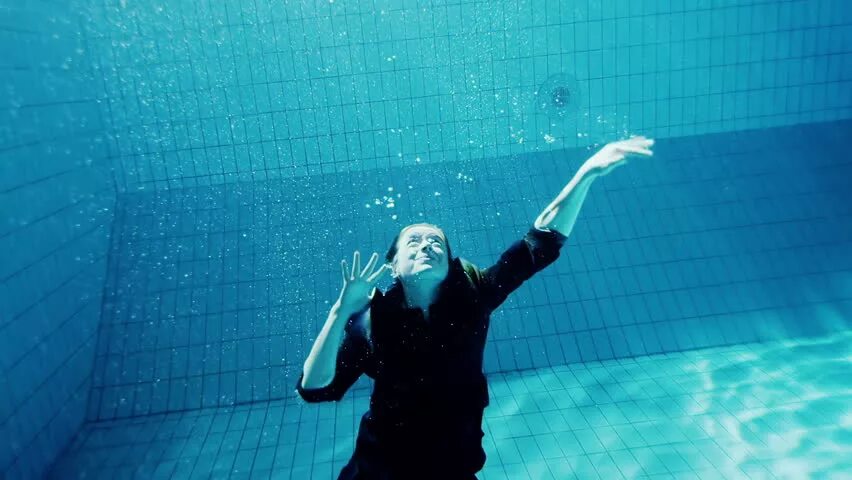 Drown Underwater. Девушки Drowning. Gostomel Drowning. Company drowning