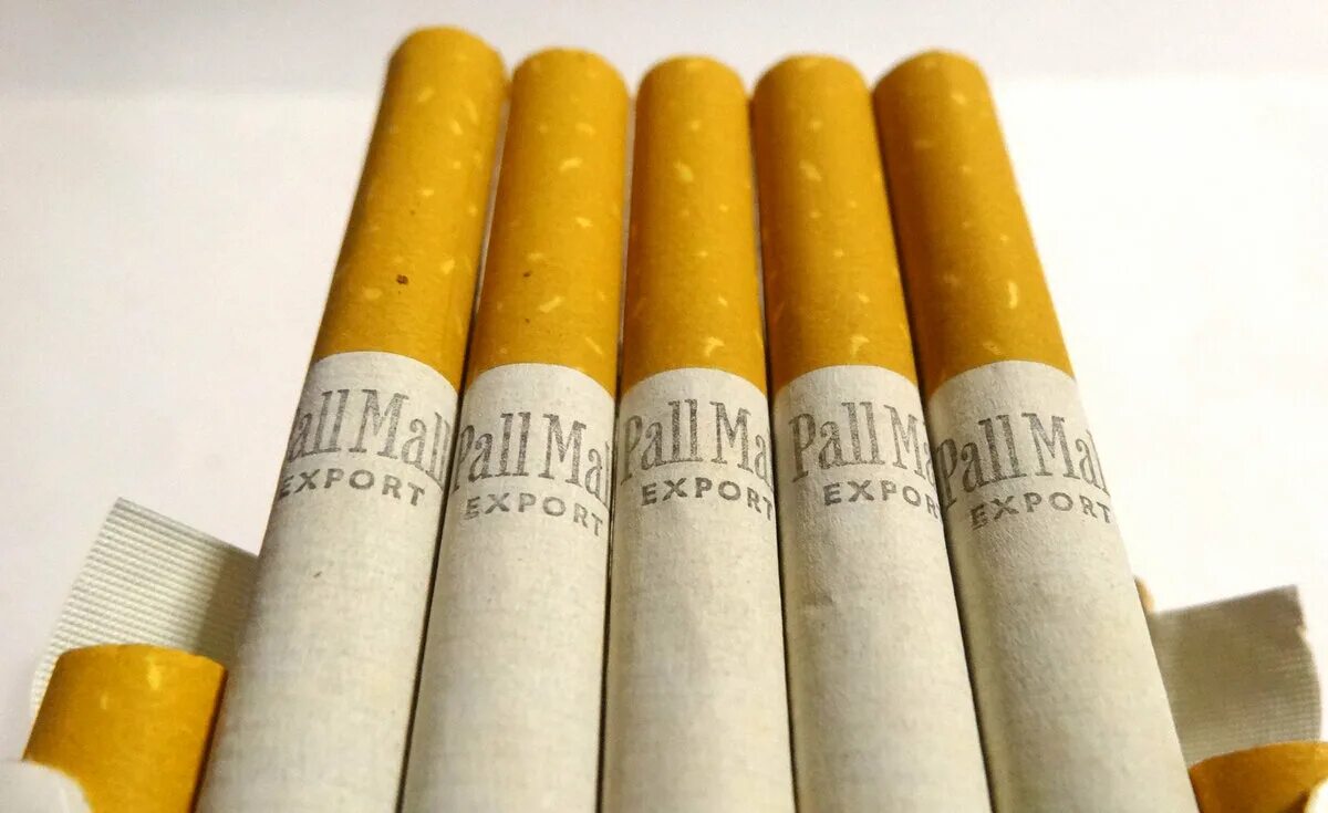 Сигарет kurit pall mall. Английские папиросы. Сигарета по английски. Сигареты pall mall export. Большая сигарета.