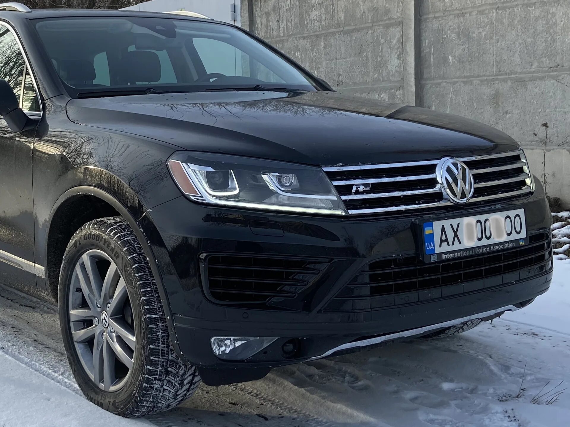 Фольксваген туарег бензин купить. Volkswagen Touareg антихром. Volkswagen Touareg 2 антихром. Фольксваген Туарег 3 антихром. Фольксваген Туарег 3.6 2015.