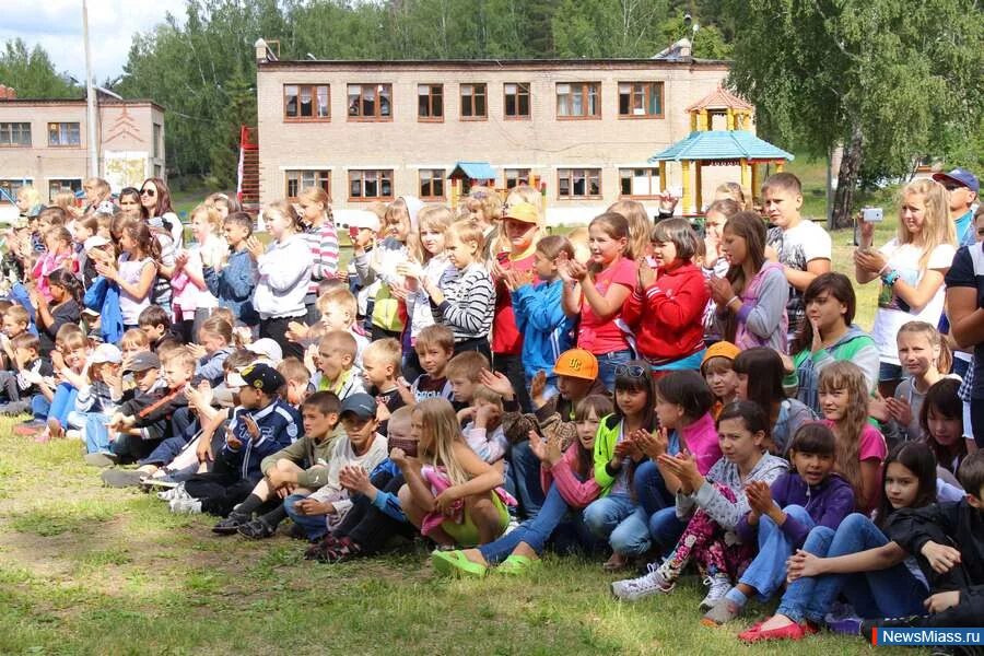 Детский лагерь челябинская область цены. Лагерь имени Феди Горелова Миасс. Детский загородный лагерь им. Феди Горелова в Челябинской области. Летний лагерь Феди Горелова.