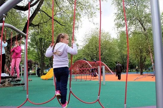 Алтуфьево,Бибирево,Лианозово. Парк Лианозово. Лианозовский парк тарзанка. Парк в Алтуфьево Лианозово аттракционы.