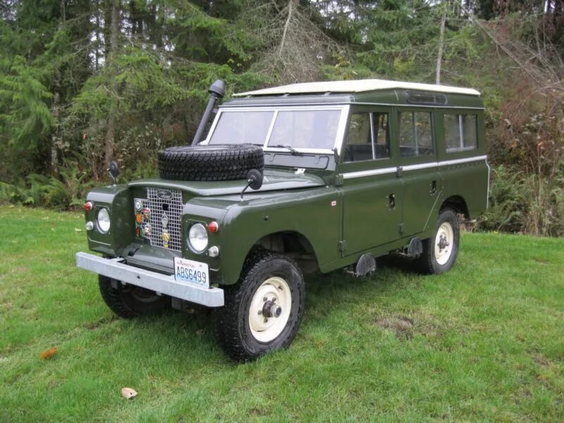 Defender safari. Ленд Ровер 1971. Дефендер ленд Ровер Safari. Land Rover Defender 90 сафари. Land Rover Defender 110 белый сафари.