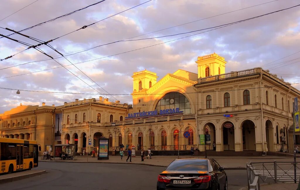 Туту вокзалы спб. Балтийский вокзал Санкт-Петербург. Кракау Балтийский вокзал. Кракау Балтийский вокзал в Петербурге. Здание Балтийского вокзала Кракау.