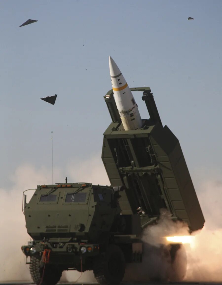 M142 HIMARS. Ракета РСЗО HIMARS. M142 HIMARS США. РСЗО m142 HIMARS.