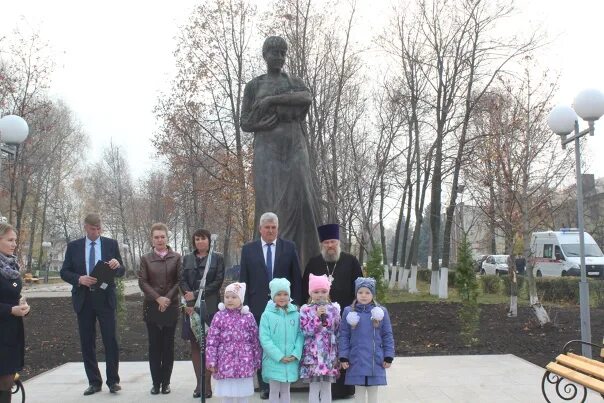 Группа эртиль в одноклассниках. Памятник матери Эртиль. Эртиль Воронежская область. Памятники Эртиль. Памятник перво Эртиль.