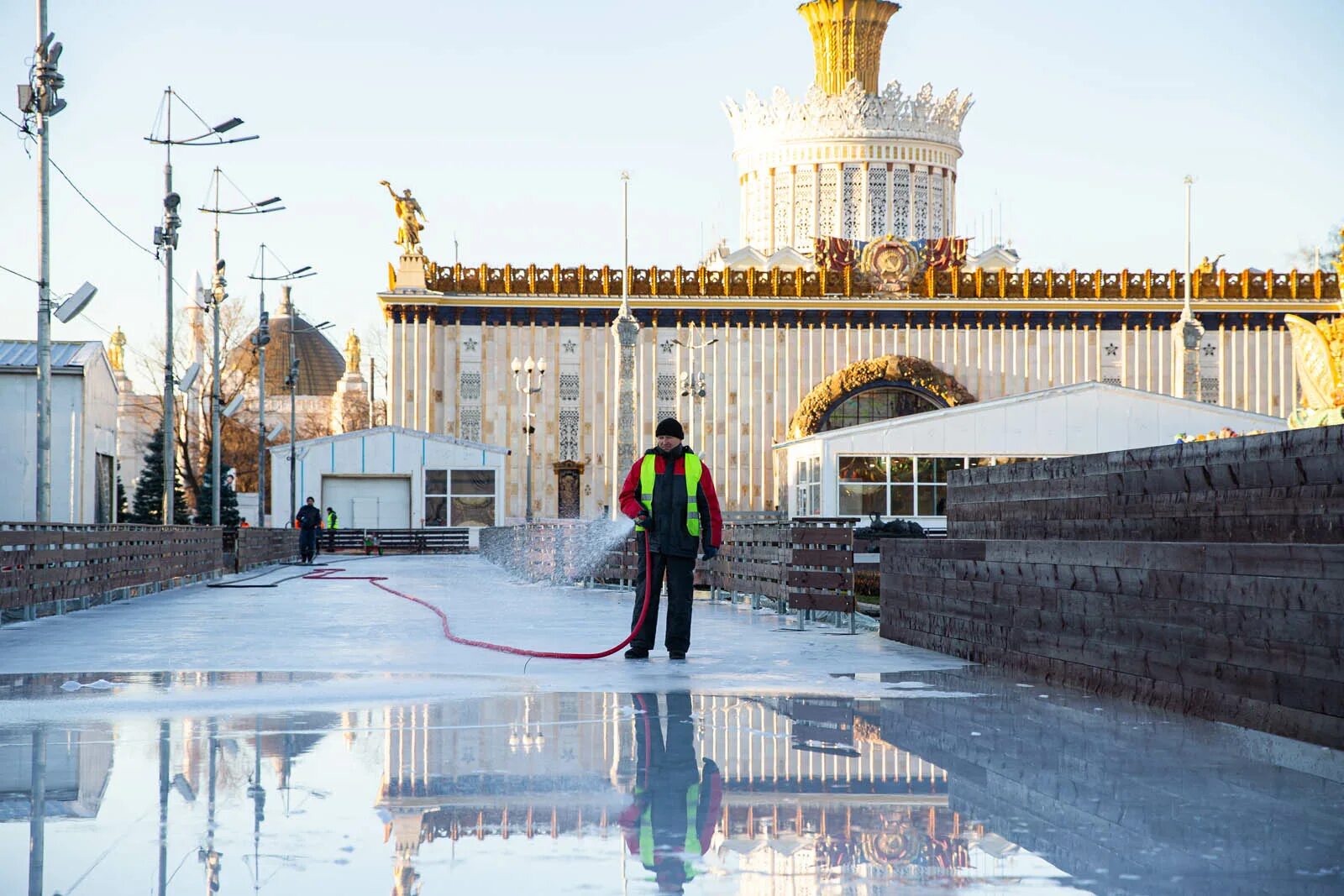 Вднх казань каток. Самый большой каток в москве. Большой московский каток. Открытие катка на вднх. Каток москва 2022.