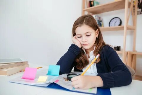My little sister do homework