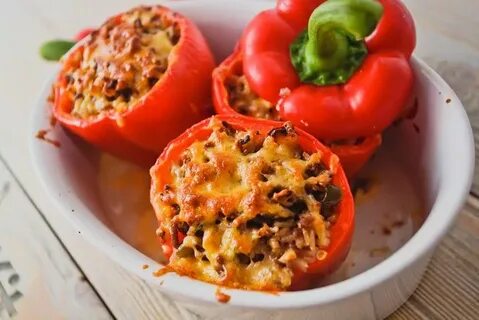 Перец фаршированный гречкой и овощами