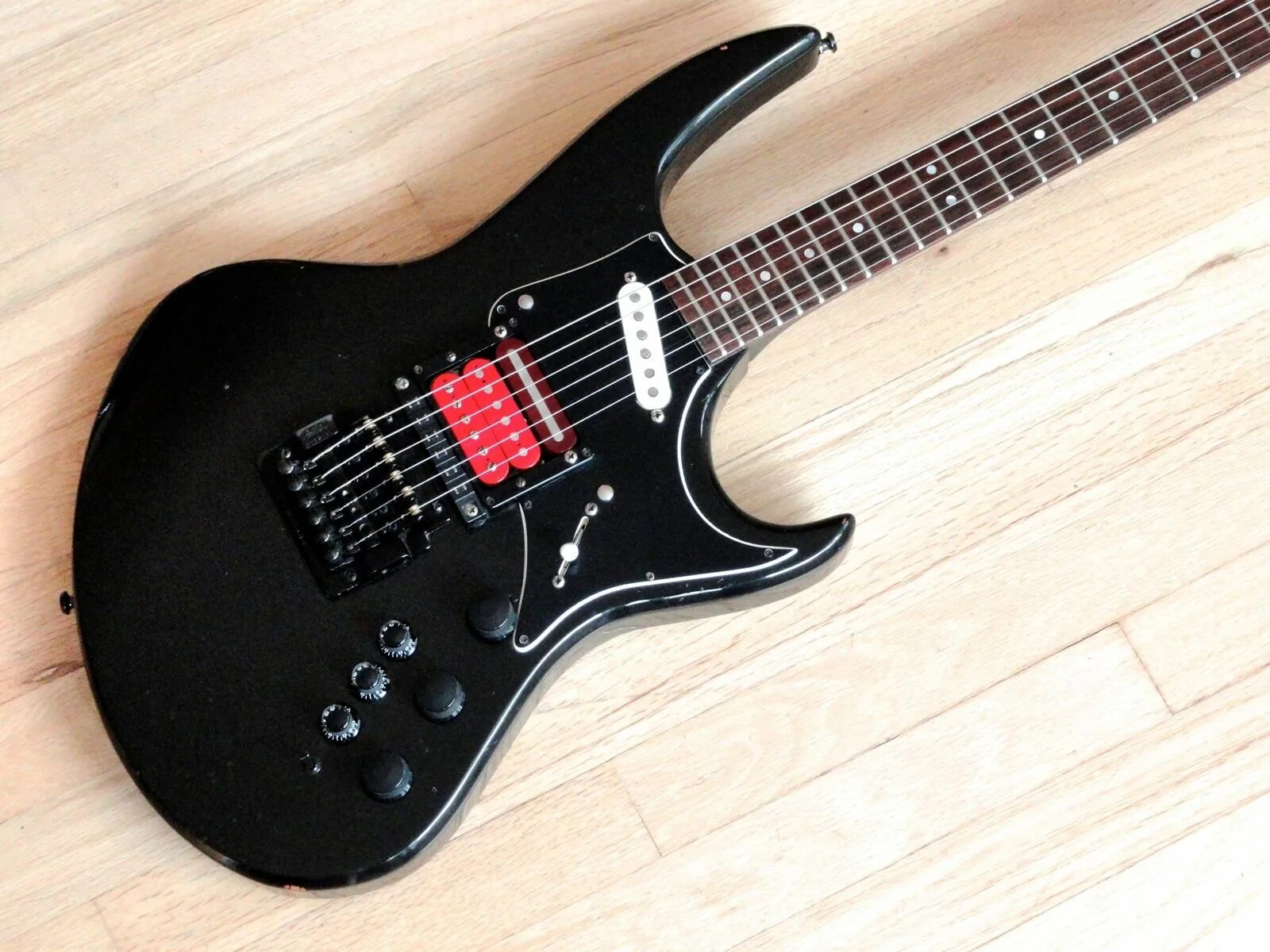 Гитара фант. Hamer phantom gt. электрогитара hamer phantom. hammer glenn tipton гитара. hamer phantom гитара белая.