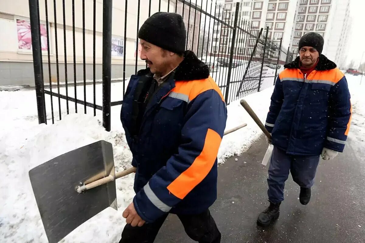 Мигранты в Москве. Адаптация мигрантов. Гастарбайтеры в Москве. Мигранты гастарбайтеры. Новости миграционной политики