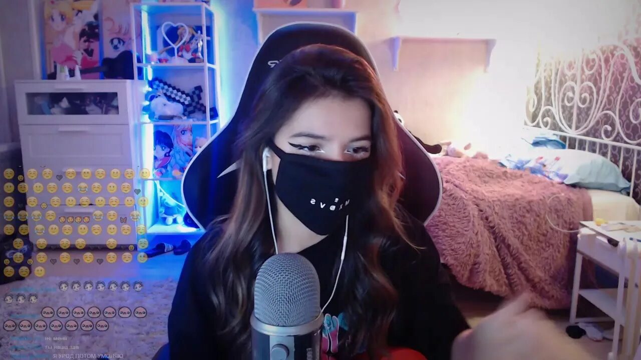Tenderlybae twitch. Tenderlybae 2025. tenderlybae жеппа.