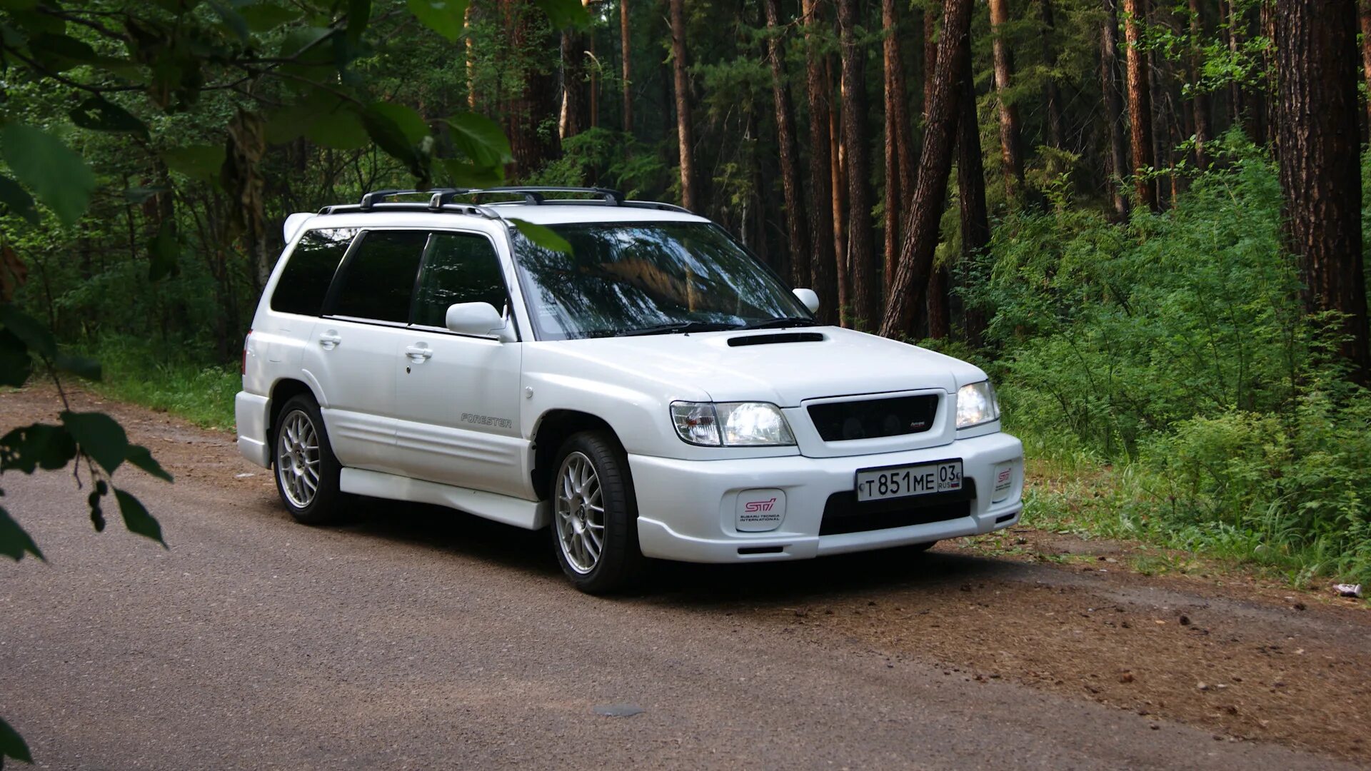 Форестер красноярске купить. Subaru Forester sf5 STI. Subaru Forester sf5 белый. Subaru Forester 2000 STI. Субару Форестер sf5 STI 2m.