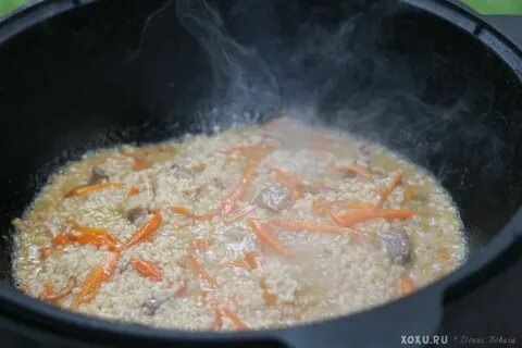 Заливать водой плова