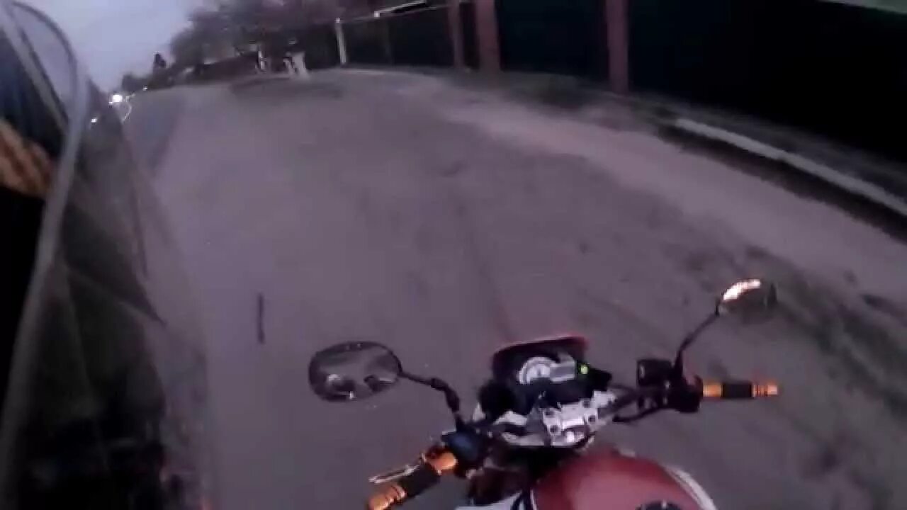 Moto track. Мотоцикл скорость ночь. 100 км на мотоцикле. Спидометр мотоцикла 300 км/ч. Мотоцикл на спидометре 300.