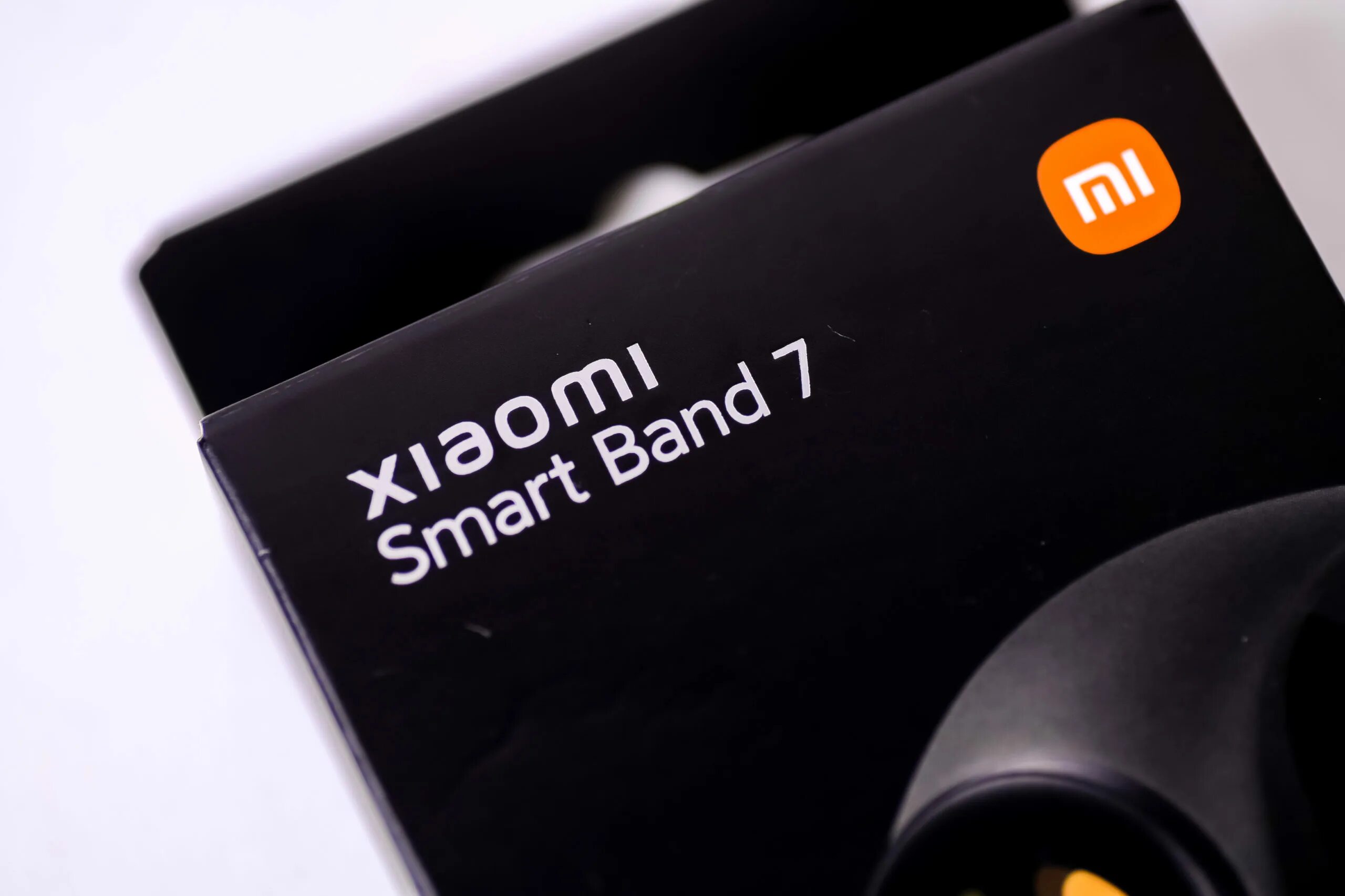 Как перезагрузить smart band. Mi band 7. ми банд 7 коробка. ми бэнд 7 коробка оригинал.