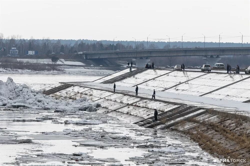 Веб камера томск река. Уровень воды рек Обь Томь. Уровень воды в Томи в Томске на сегодня. Уровень воды в Томи в Новокузнецке. Большой подъем воды в Томи Томск.