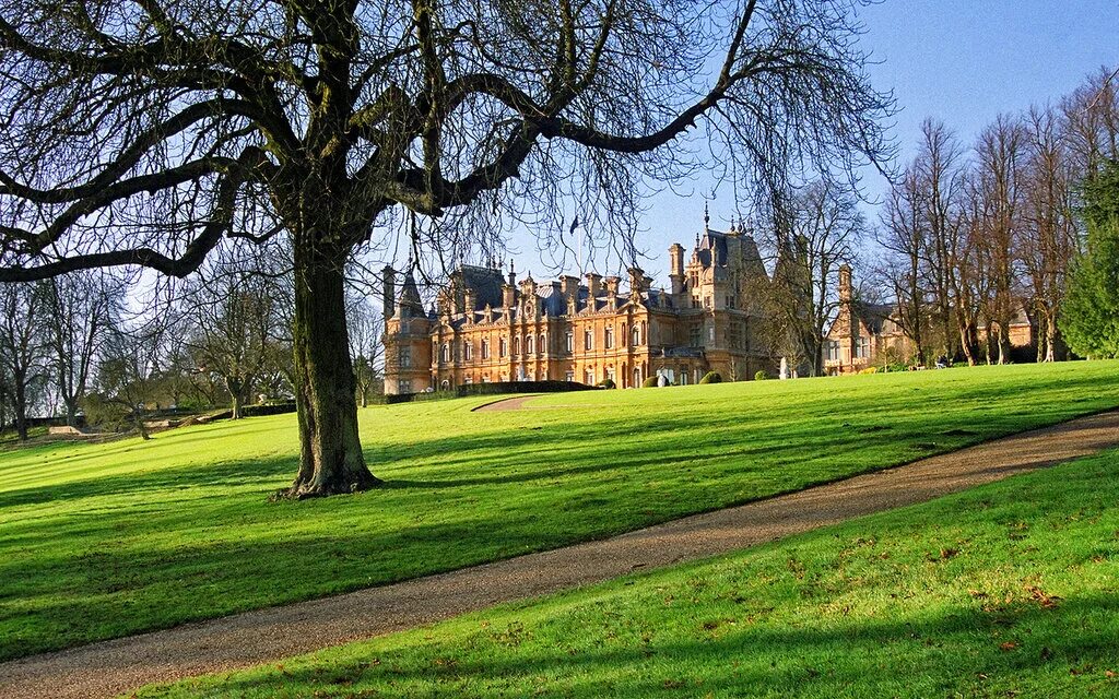 Поместье (the manor, 2021) фильм. Поместье белтон хаус. Мэнор хаус поместье. Поместье представляло собой. Поместье представляло собой.