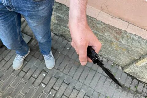 Напал с ножом