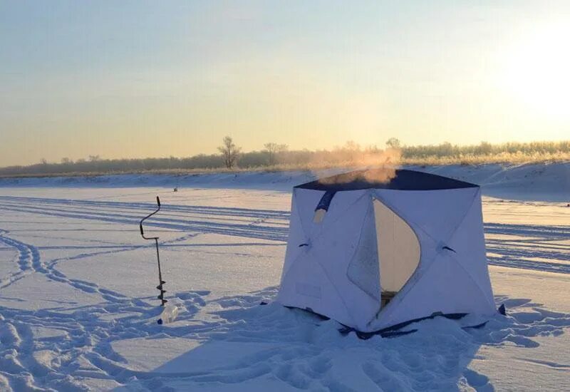 Зимняя палатка. Палатка на льду. Палатка зима. Отопление палатки для зимней рыбалки. Зимняя палатка обогрев