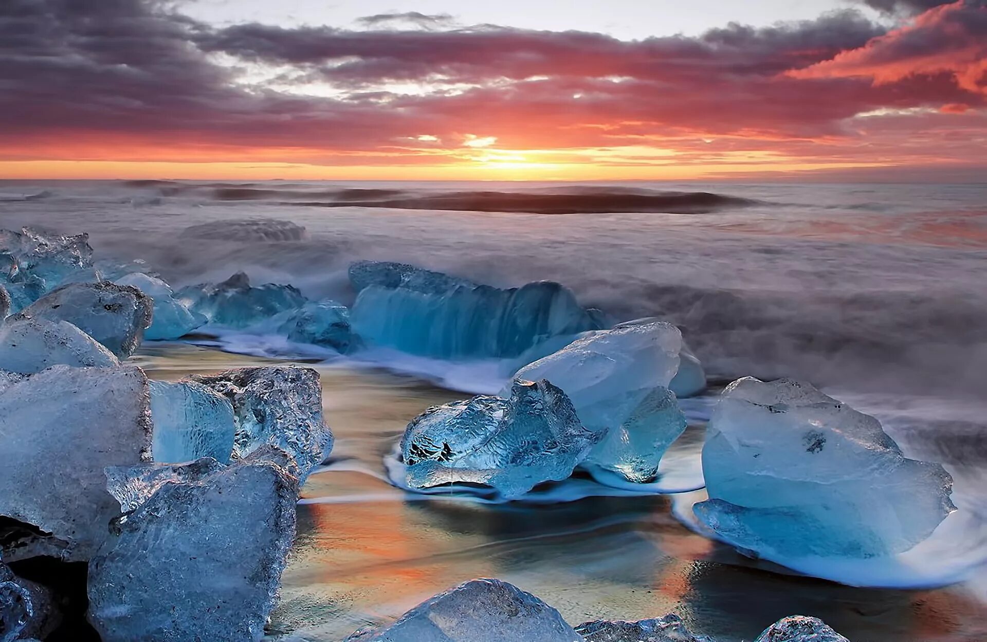 Замерзшее озеро в горах. Beautiful ice. Озеро байкал зимой лед. Тарос лед байкал. Красивый лед.