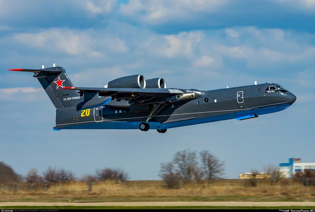 Самолёт-амфибия бе-200чс. Бе-200 гидросамолёт. Самолет Бериев бе-200. Самолета-амфибии бе-200 Альтаир.