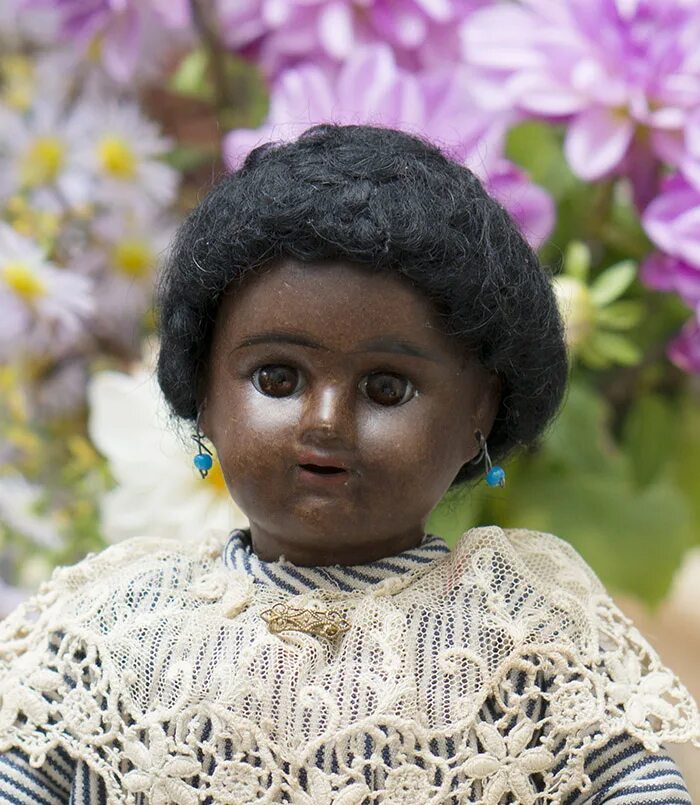 Темнокожая кукла. Велберис кукла мулатка. Кукла негритянка. Чернокожие Антикварные куклы. Антикварные куклы негритянки.