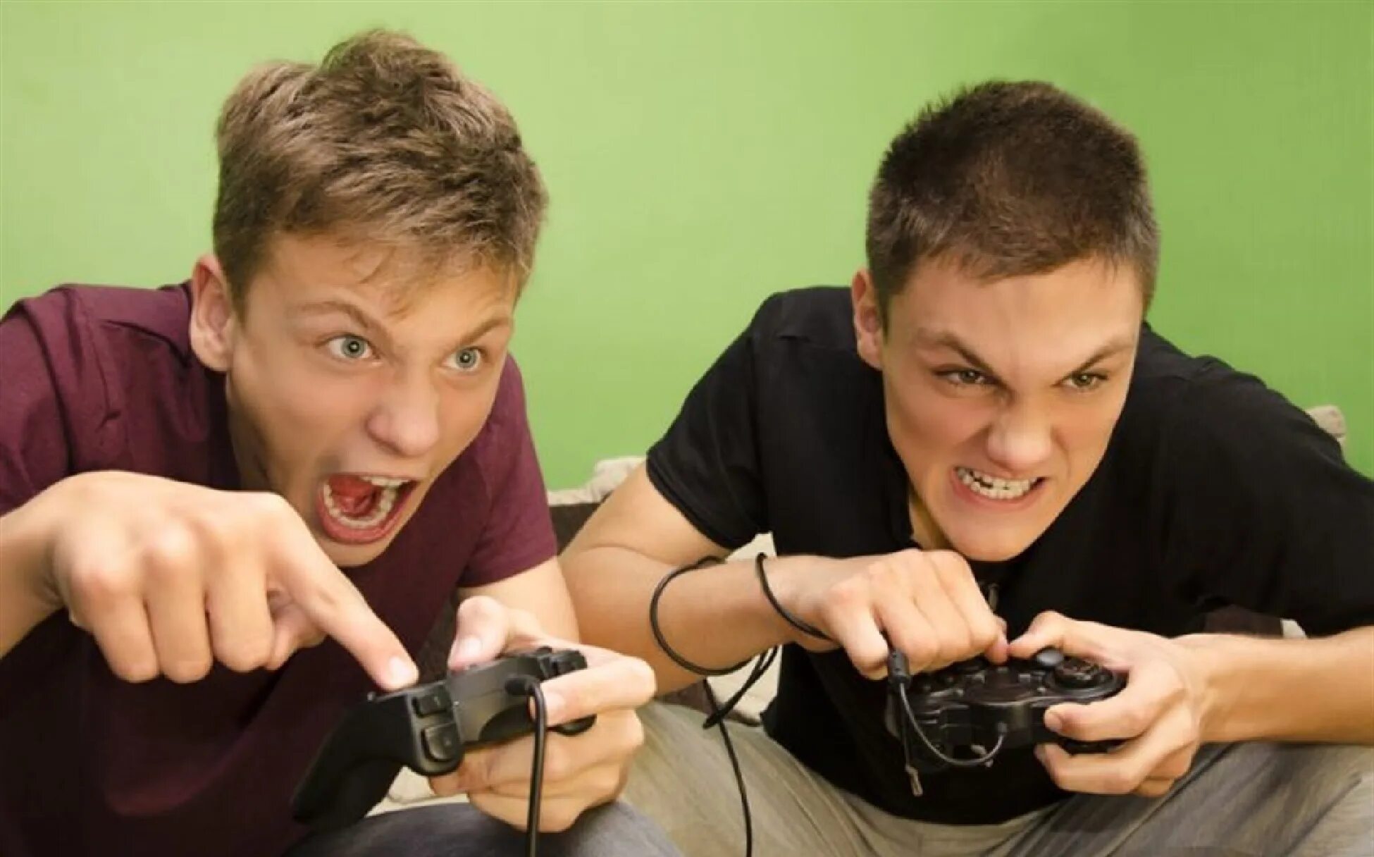 Влияние компьютерных игр на агрессивность. Злой подросток. Дети играющие в компьютерные игры. Агрессия из за компьютерных игр.