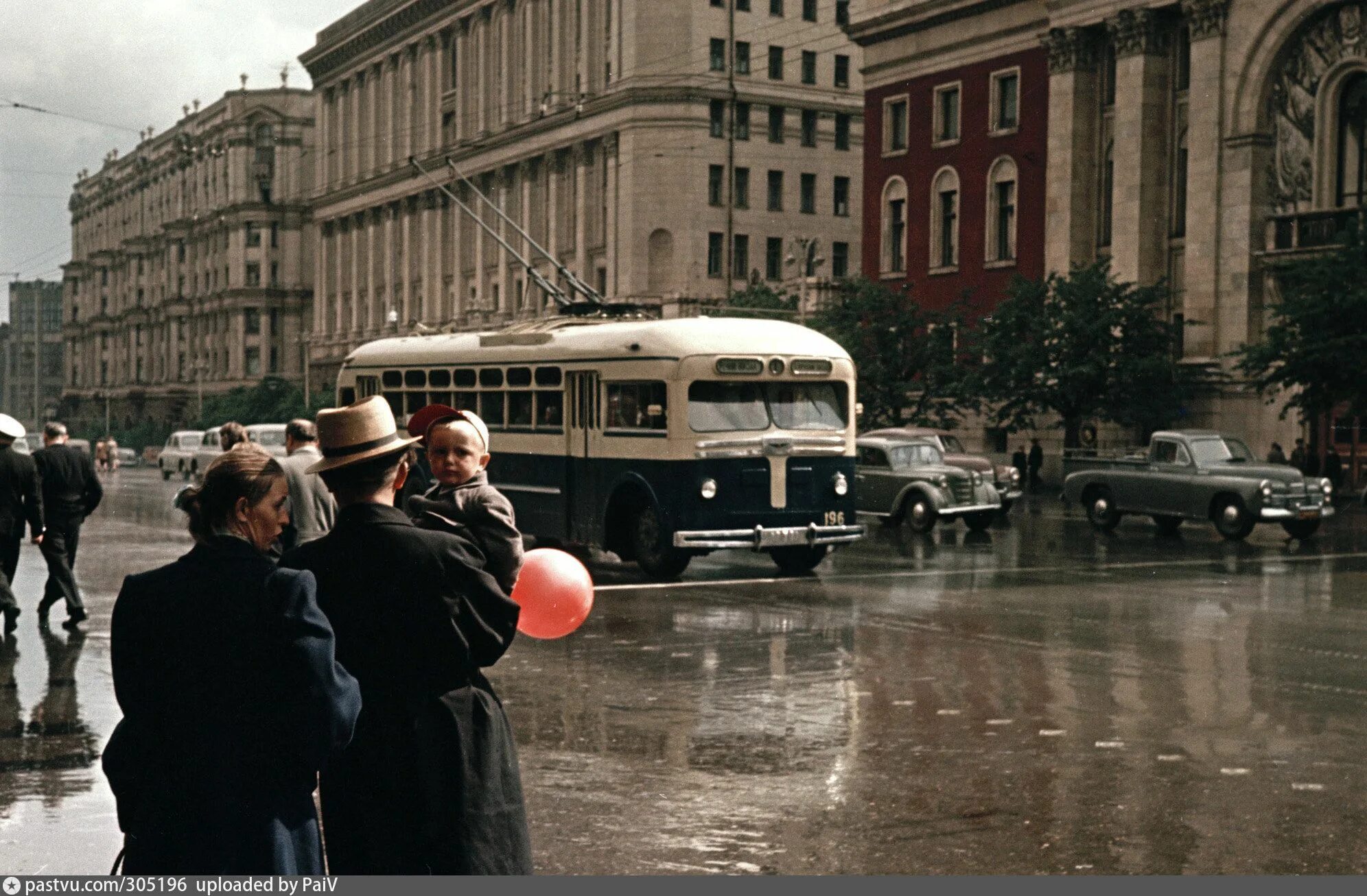 Утро начинается в москве. Москва СССР улица Горького 1950-е. Москва СССР 1950. Улица Горького (Тверская) Москвы 50е.