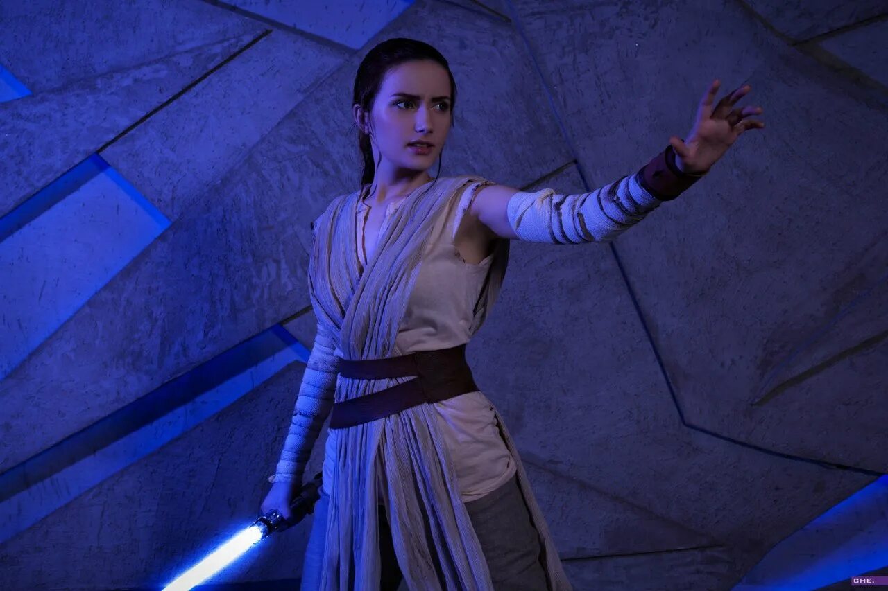 Рей скайуокер палпатин. Жёлтый световой меч рей скайуокер. Как выглядит рей. Звёздные войны рей скайуокер. Как выглядит рей.