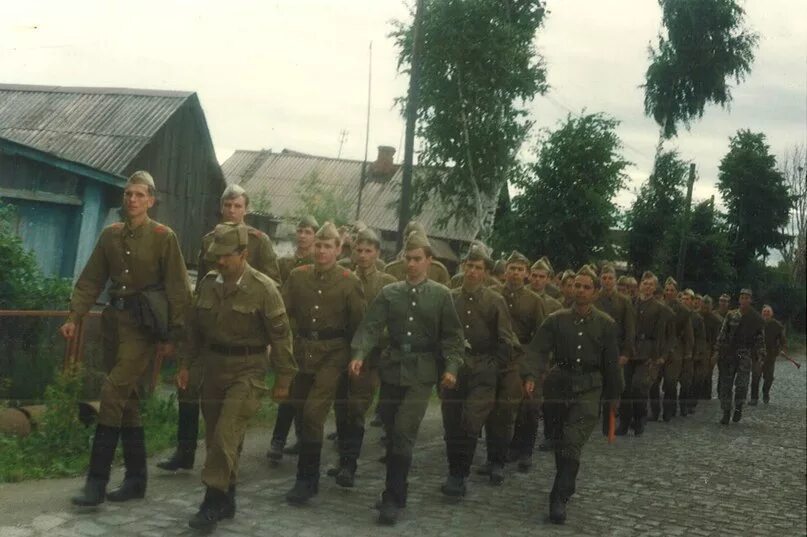 Немецкие песни час. Немецкий марш wenn die Soldaten. Вен ди зольдатен. Военные мелодии Германии. Песенник вермахта.