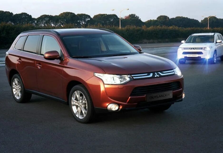 Митсубиси аутлендер xl 2. Митсубиси аутлендер xl 2008. Крыло переднее mitsubishi outlander. Mitsubishi outlander 2 xl. Митсубиси аутлендер 3 поколения.