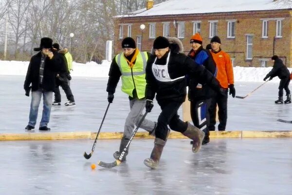каток 2022 юрга. ледовый каток тирасполь. каток снежинка юрга. стадион темп юрга хоккей. мжк юрга каток.