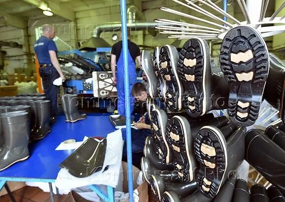 Псков-полимер завод резиновой обуви. Завод псков полимер. Сапоги нордман псков. Псков полимер завод. Заводы пскова.