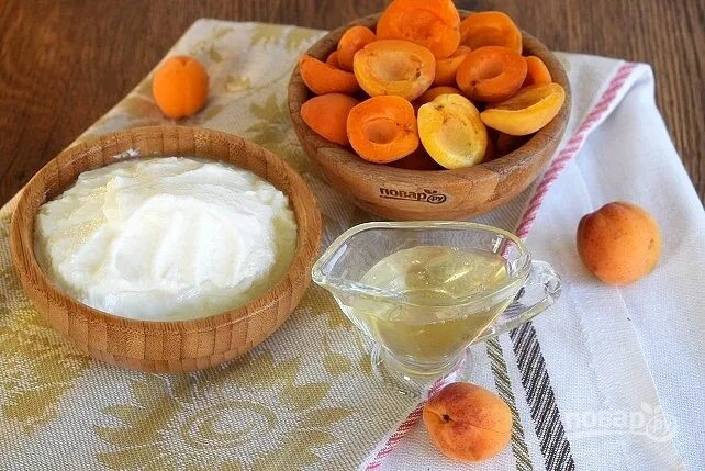 Из свежих абрикосов совсем