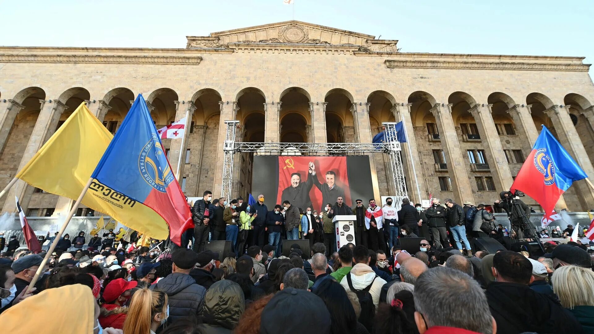 Что случилось в грузии. Грузия 2020 митинг. Митинг Саакашвили Тбилиси. Митинги в Грузии 2023.