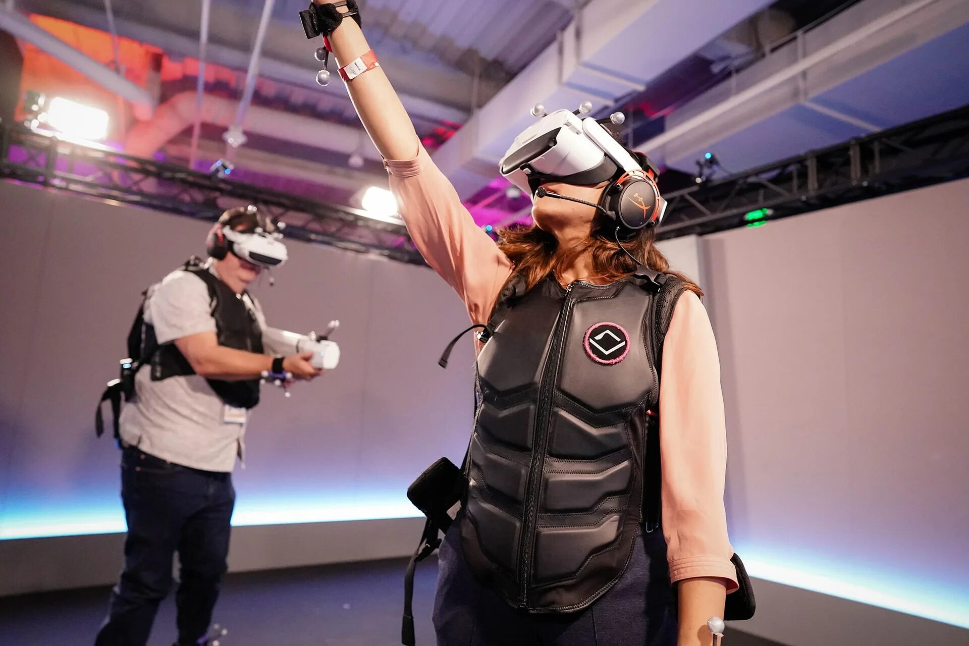 Иммерсивный vr. Иммерсивный vr. Дополненная реальность (ar/vr). Vr театр. Дубай парк виртуальная реальность.
