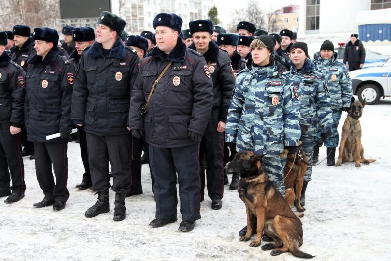 Сотрудник ппс. Полиция г орел. Полиция г орла. Гарнизонный развод полиции в орле. Сергей бахтин орел.